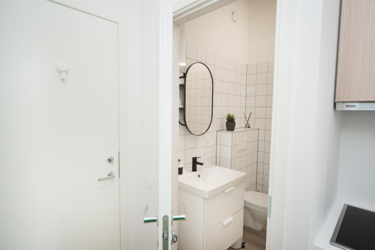 Studio Apartment In Laisves Aleja Kaunas Exterior photo