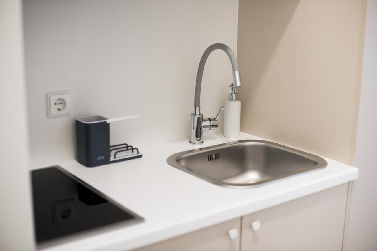 Studio Apartment In Laisves Aleja Kaunas Exterior photo